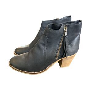 Urban Outfitter Faye Black Zipper Ankle Bootie 2.5" Heel Size 10